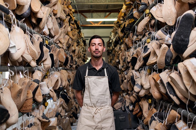 Van cobblers tot couture: een diepgaande verkenning van schoenen door de eeuwen heen